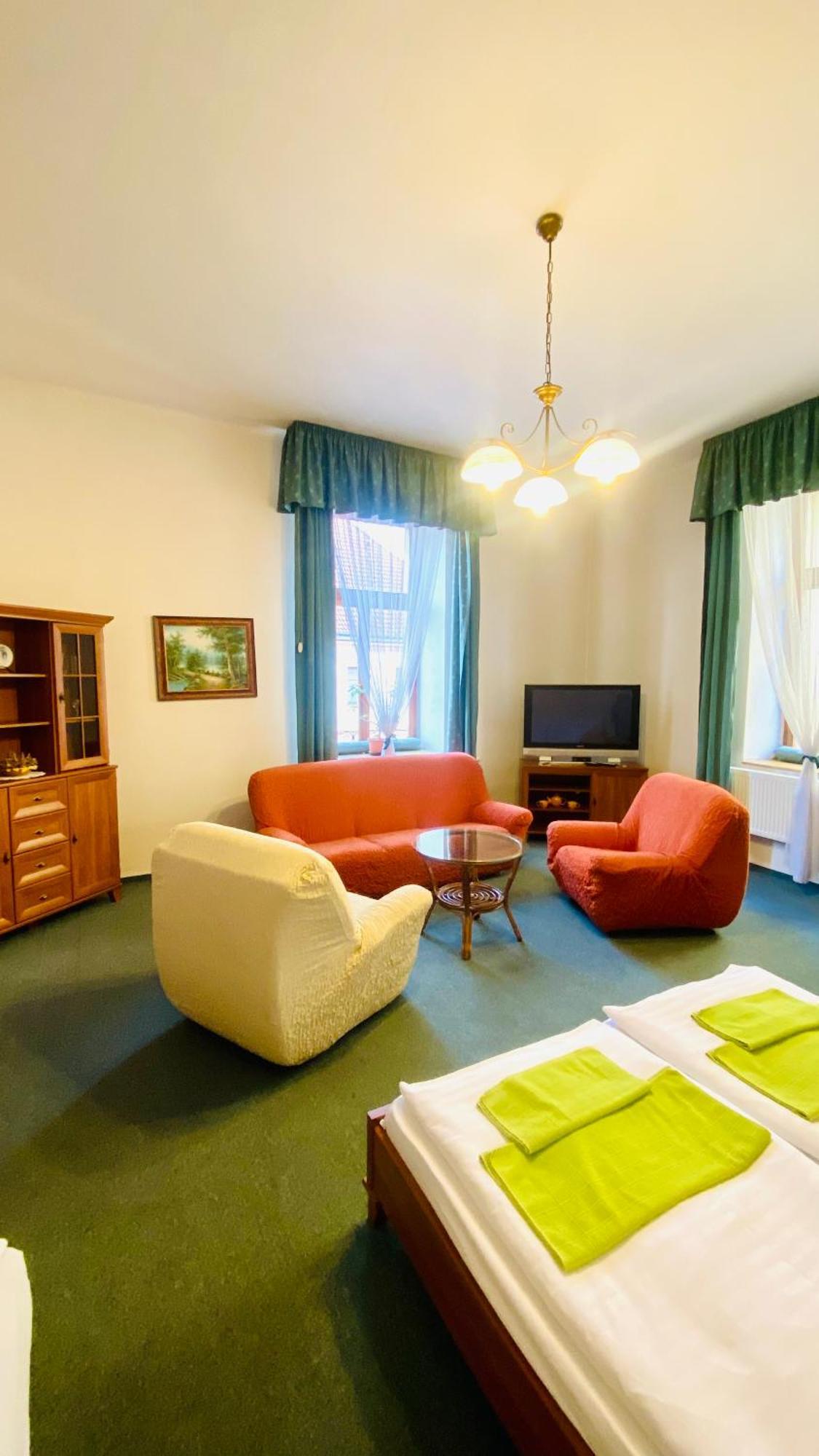 Penzion Černý Kůň Hradec Králové Exterior foto